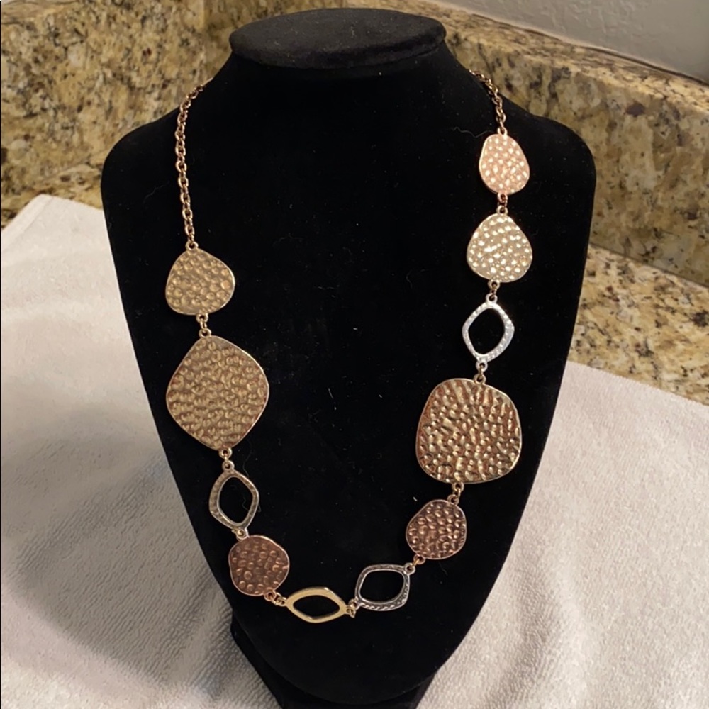 Multi tone gold necklace